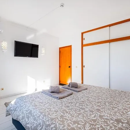 Διαμέρισμα Cozy With Indoor Pool *
