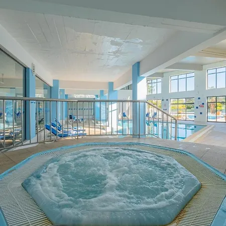 Διαμέρισμα Cozy With Indoor Pool *