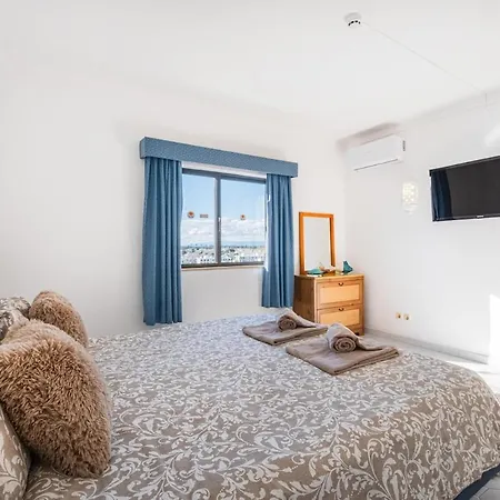 Cozy With Indoor Pool Albufeira