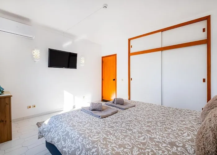 Apartment Cozy With Indoor Pool *