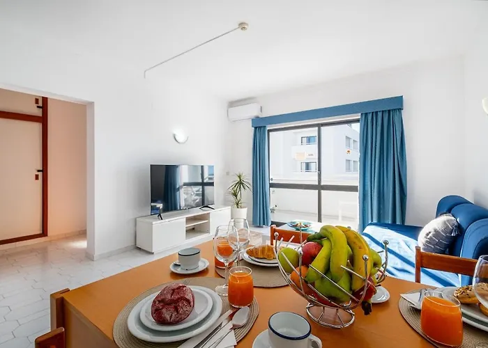 Cozy With Indoor Pool Apartment *