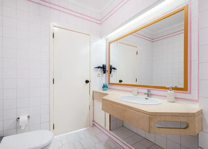 Cozy With Indoor Pool Albufeira