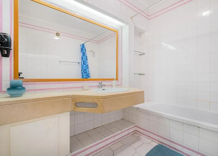 Apartment Cozy With Indoor Pool