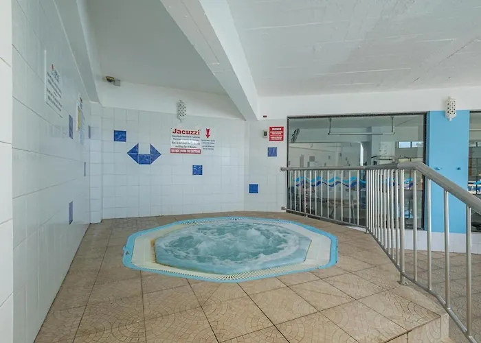 Apartment Cozy With Indoor Pool *