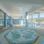 Апартаменти Cozy With Indoor Pool *
